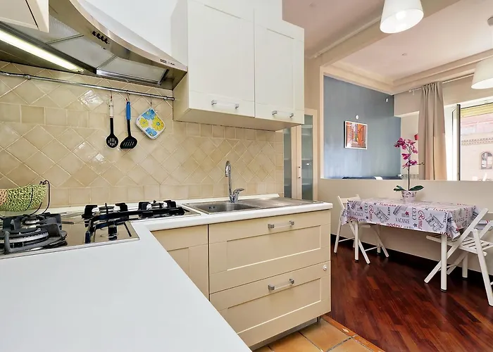 לינה וארוחת בוקר Piazza San Giovanni 4*